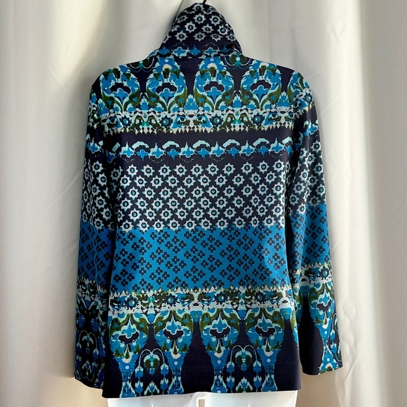 NWOT Susan Graver Weekend cowl neck fitted sweatshirt with pockets - Picture 4 of 8